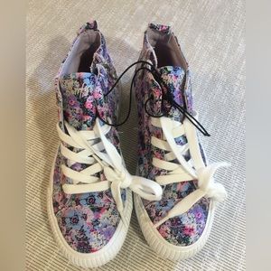 Girls Blowfish Shoes. NWT